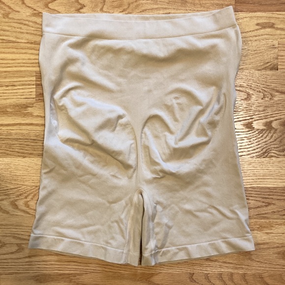 Motherhood Maternity 2X shaper - Picture 2 of 3